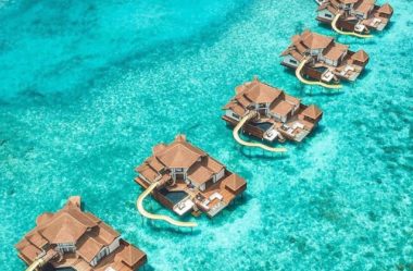 Jumeirah Vittaveli oferece experiência de luxo árabe nas Maldivas