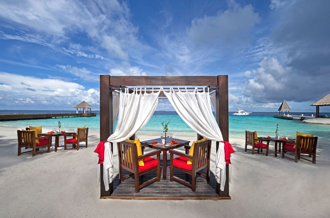 Carrosel 06 - Jumeirah Vittaveli oferece experiência de luxo árabe nas Maldivas