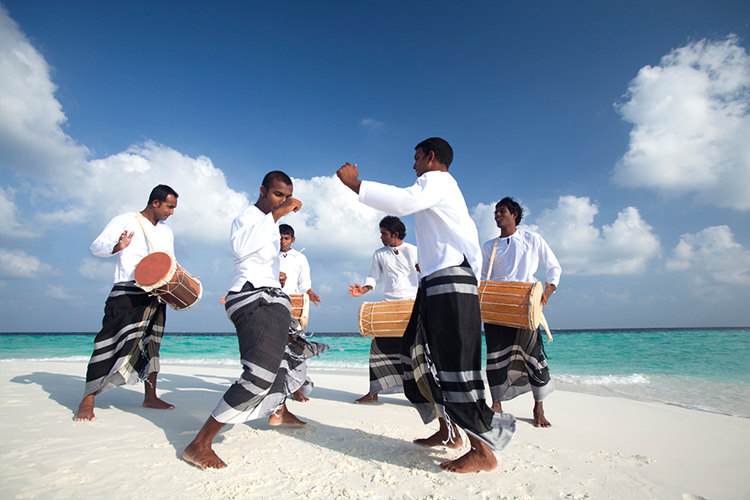 Ilhas Maldivas Bodu Beru - 10 motivos para você viajar até as Ilhas Maldivas