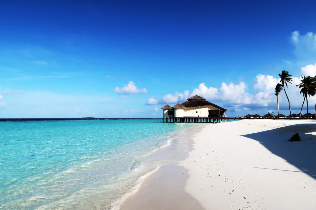 maldives 2468188 1280 1024x682 - 10 motivos para você viajar até as Ilhas Maldivas