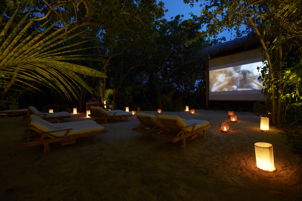 3 Jungle Cinema - Gili Lankanfushi - Guia Completo Resort