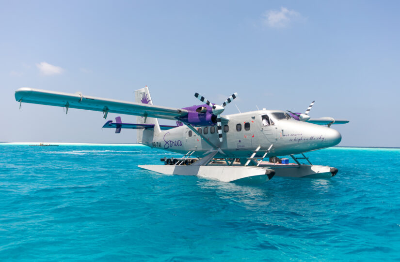 11435 Soneva Jani Seaplane Arrival 825x542 - Soneva Jani: um dos resorts mais exclusivos do mundo